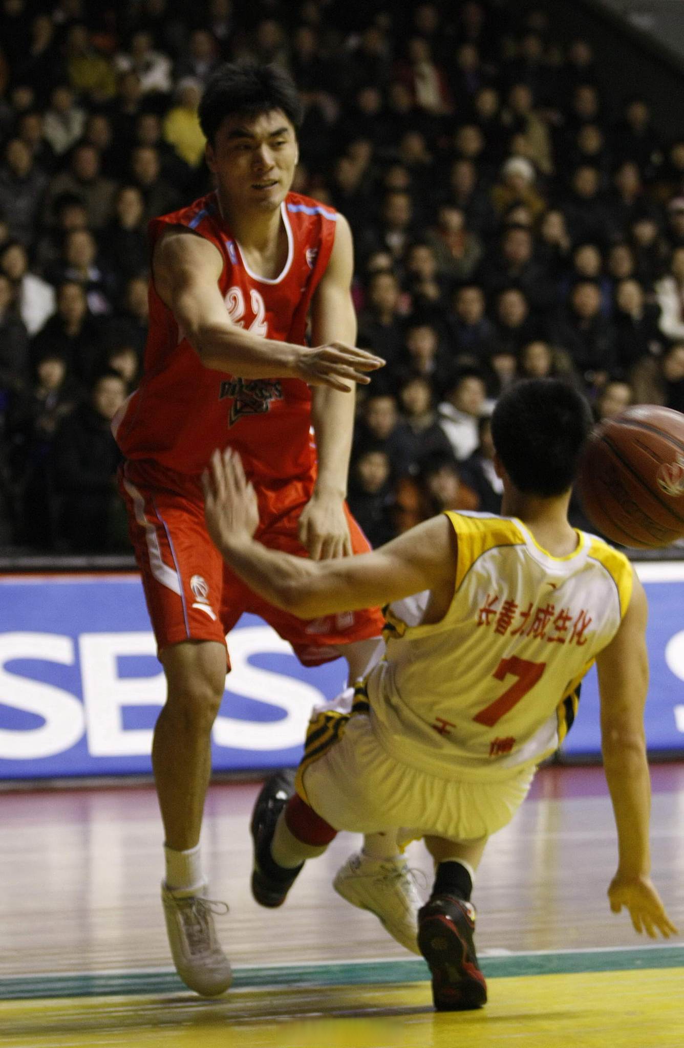 辽宁男篮再战胜对手，气势如虹稳坐第一