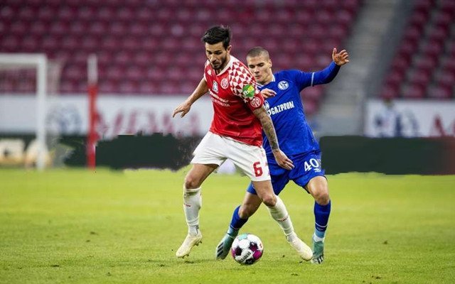 包含沙尔克客场失利,陷入保级区的词条 包含沙尔克客场失利,陷入保级区的词条