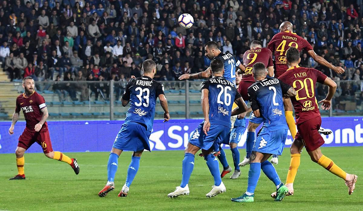 圣埃蒂安球迷翻车狂欢,全城沸腾庆祝 圣埃蒂安球迷翻车狂欢,全城沸腾庆祝