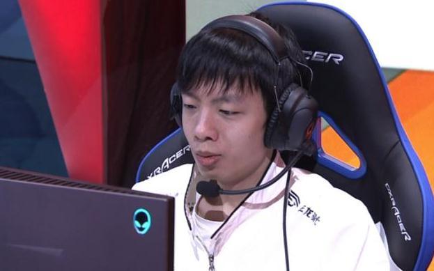 Uzi在切尔西比赛中势不可挡,高光表现引发热议!的简单介绍 Uzi在切尔西比赛中势不可挡,高光表现引发热议!的简单介绍